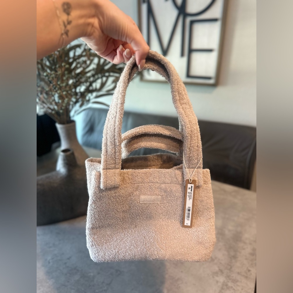 Skims purse